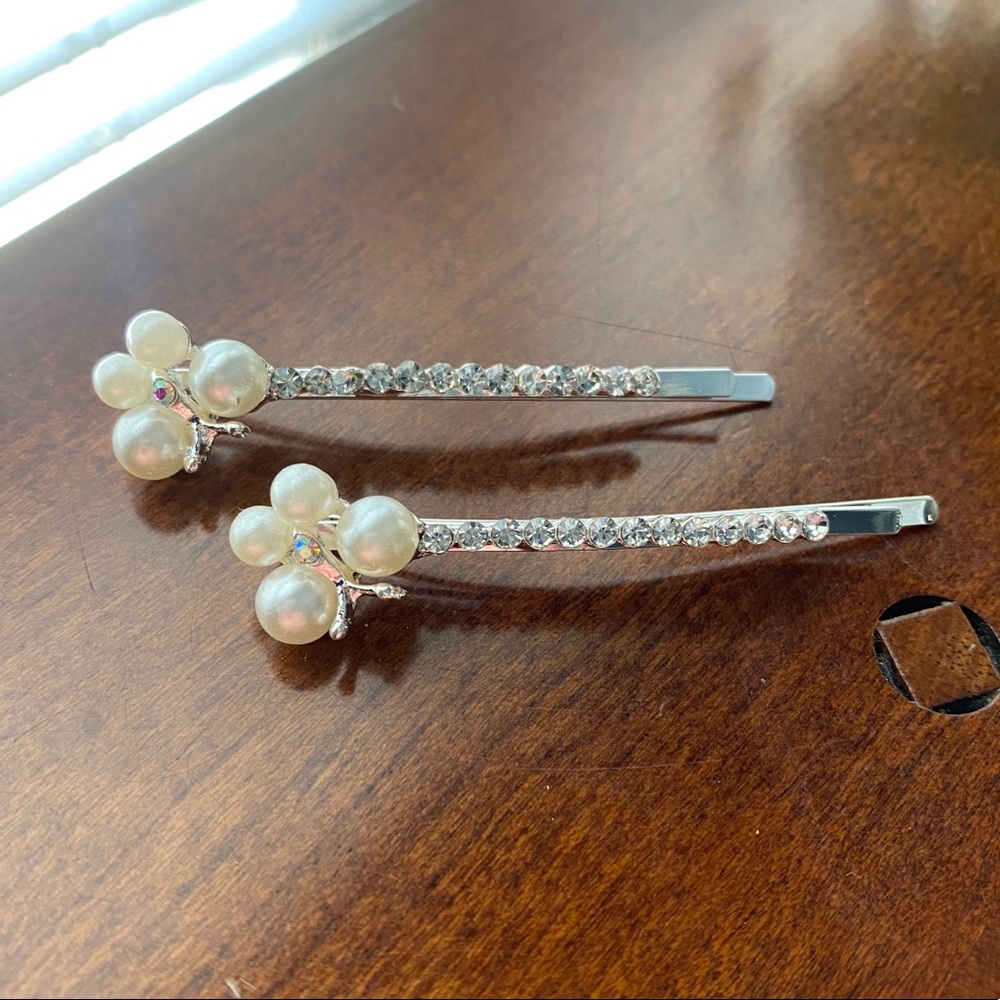 Silver Faux Pearl Butterfly & Rhinestone Barrettes - Picture 1 of 3